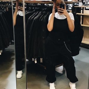 Meet your Posher, Asia